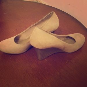 East5th beige woman shoes